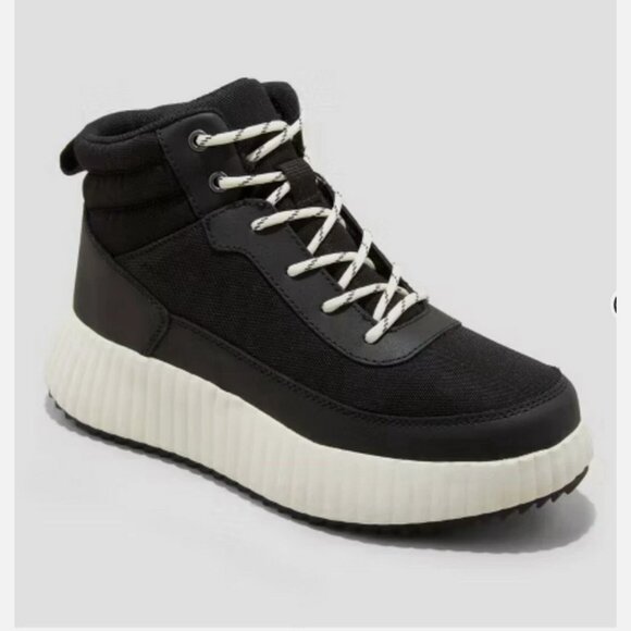 Women's Shyla Platform Hiker Boots - Universal Thread Black 6 - Picture 1 of 7